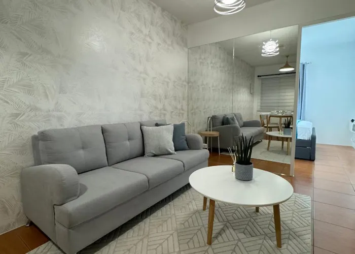 Appartement Modern Oasis: Pool + Netflix