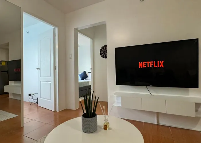 Appartement Modern Oasis: Pool + Netflix *
